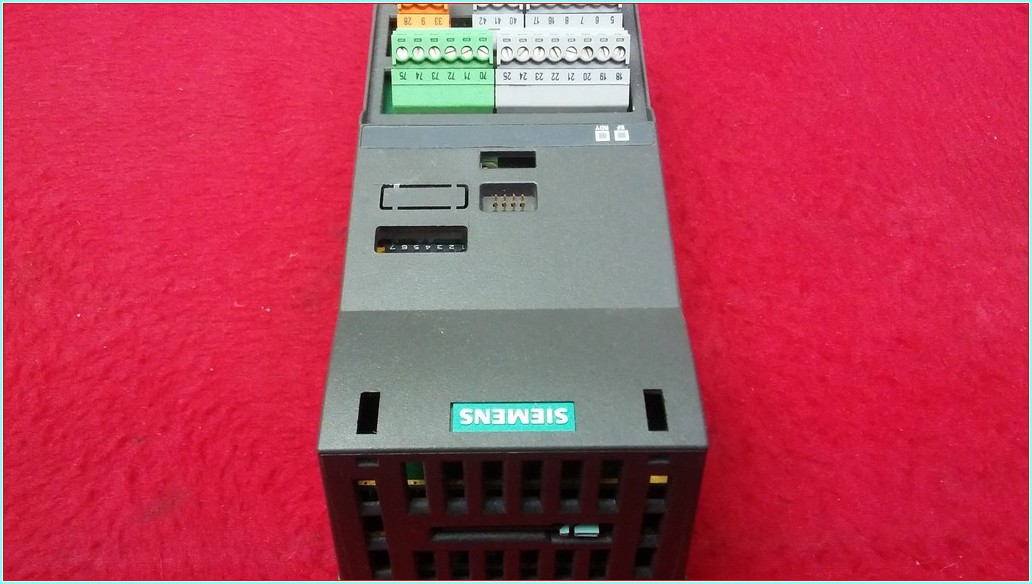 SIEMENS 6SL3244-0BA20-1BA0 SINAMICS CONTROL UNİT G120 CU240S MODÜL
